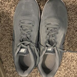 Men’s Nike revolution 3 shoes